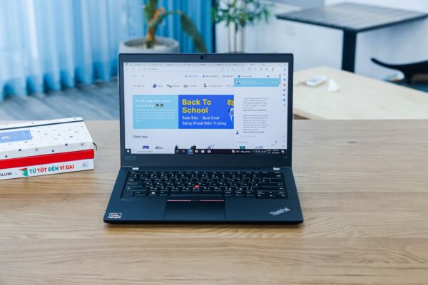 Lenovo ThinkPad T14 Gen 2 laptop UAE