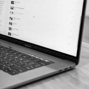 Refurbished Apple MacBook Pro 13 2019 A1989 i5 laptop – front view | Khaleej Electronics Dubai