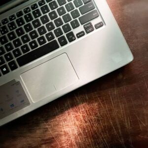 Refurbished Dell Latitude 5490 i5-8350U 14 inch – angle view | Khaleej Electronics Dubai